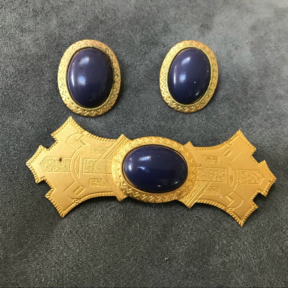 Stone Earrings and necklace